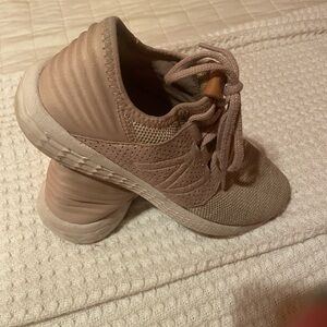 New Balance Sneakers, Size 7, Rose color